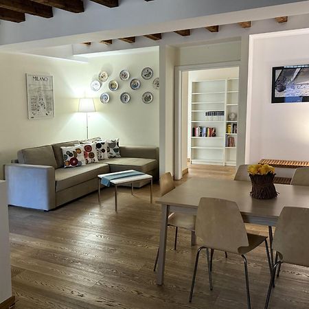 Joivy Cosy Ticinese Retreat 1-Bed Flat Near The Duomo Apartment Милано Екстериор снимка