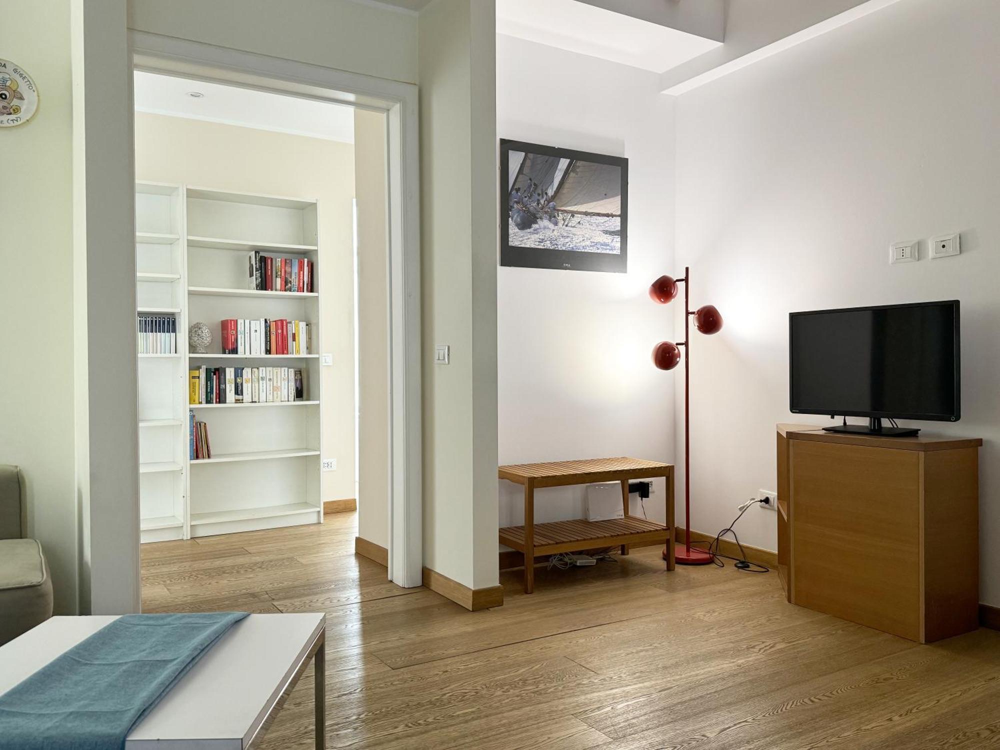 Joivy Cosy Ticinese Retreat 1-Bed Flat Near The Duomo Apartment Милано Екстериор снимка